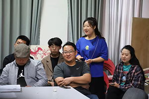 文化藝術(shù)管理學(xué)院與設(shè)計(jì)學(xué)院聯(lián)合開展主題黨日暨專業(yè)交流活動